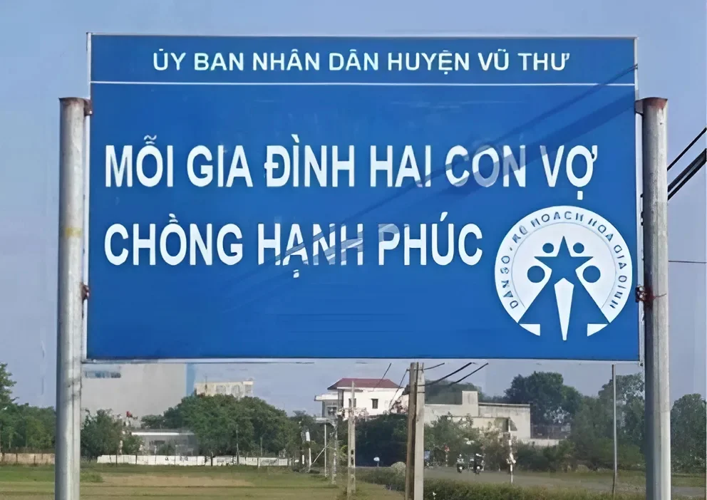 Mỗi gia đình hai con vợ